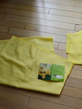 Vintage "Carefree" -Soil Releasing Tablecloth by Bardwil 52 x 70 + Napkins